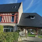 Nid De Pie Grand Duplex Lumineux Cadre Verdoyant Calme A 5 Mn De La Pres Port En Bessin, Bayeux, Omaha Beach,