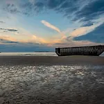 Nid De Pie Grand Duplex Lumineux Cadre Verdoyant Calme A 5 Mn De La Pres Port En Bessin, Bayeux, Omaha Beach, Appartement