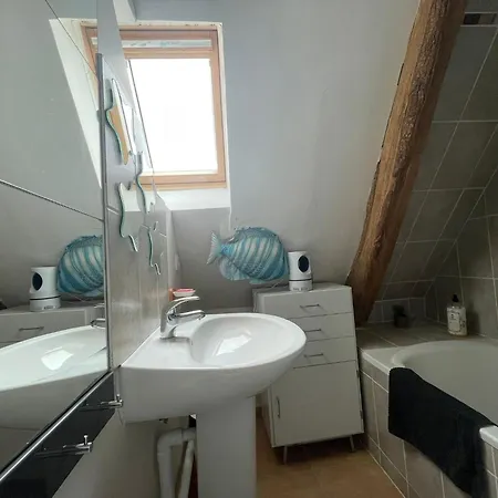 Nid De Pie Grand Duplex Lumineux Cadre Verdoyant Calme A 5 Mn De La Pres Port En Bessin, Bayeux, Omaha Beach, Apartment *