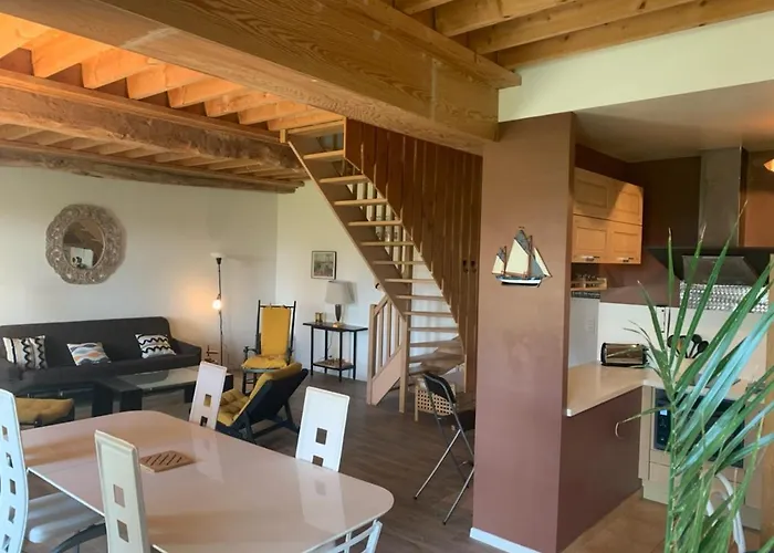 Apartment Nid De Pie Grand Duplex Lumineux Cadre Verdoyant Calme A 5 Mn De La Pres Port En Bessin, Bayeux, Omaha Beach, Commes