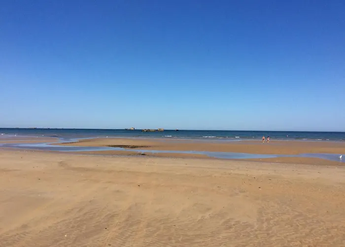 Nid De Pie Grand Duplex Lumineux Cadre Verdoyant Calme A 5 Mn De La Pres Port En Bessin, Bayeux, Omaha Beach, Apartment Commes