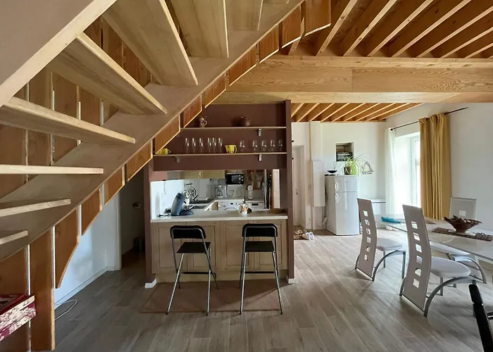 Apartment Nid De Pie Grand Duplex Lumineux Cadre Verdoyant Calme A 5 Mn De La Pres Port En Bessin, Bayeux, Omaha Beach, *