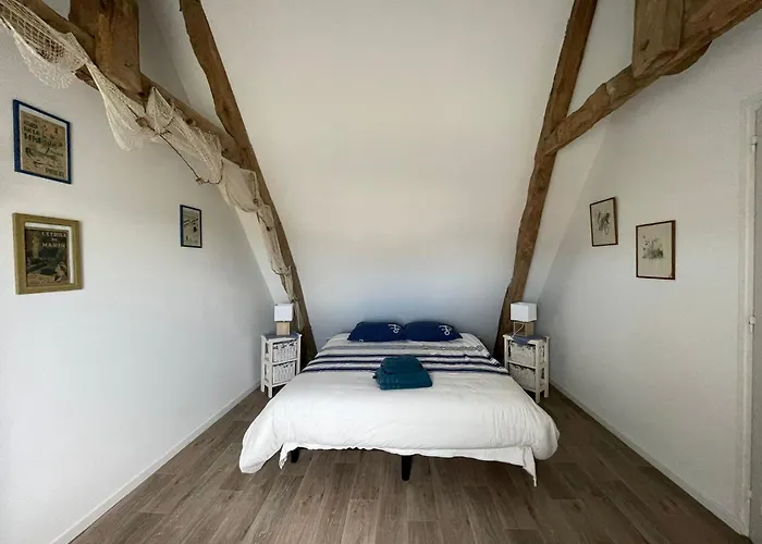 Nid De Pie Grand Duplex Lumineux Cadre Verdoyant Calme A 5 Mn De La Pres Port En Bessin, Bayeux, Omaha Beach, Apartment Commes