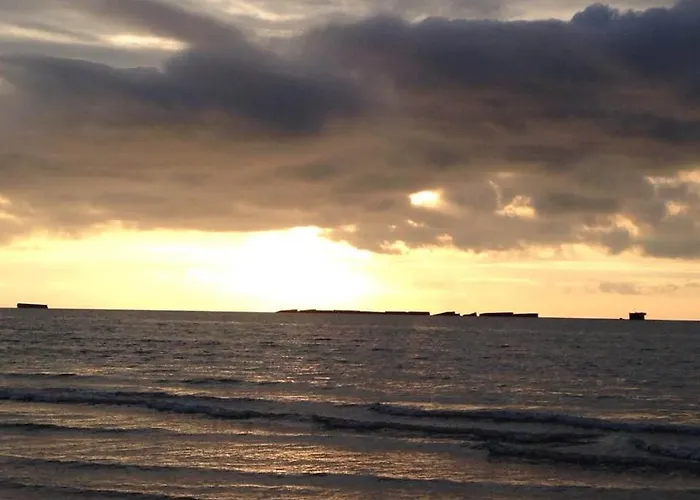 Apartment Nid De Pie Grand Duplex Lumineux Cadre Verdoyant Calme A 5 Mn De La Pres Port En Bessin, Bayeux, Omaha Beach, *