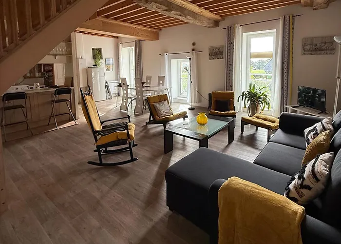 Nid De Pie Grand Duplex Lumineux Cadre Verdoyant Calme A 5 Mn De La Pres Port En Bessin, Bayeux, Omaha Beach, Apartment Commes